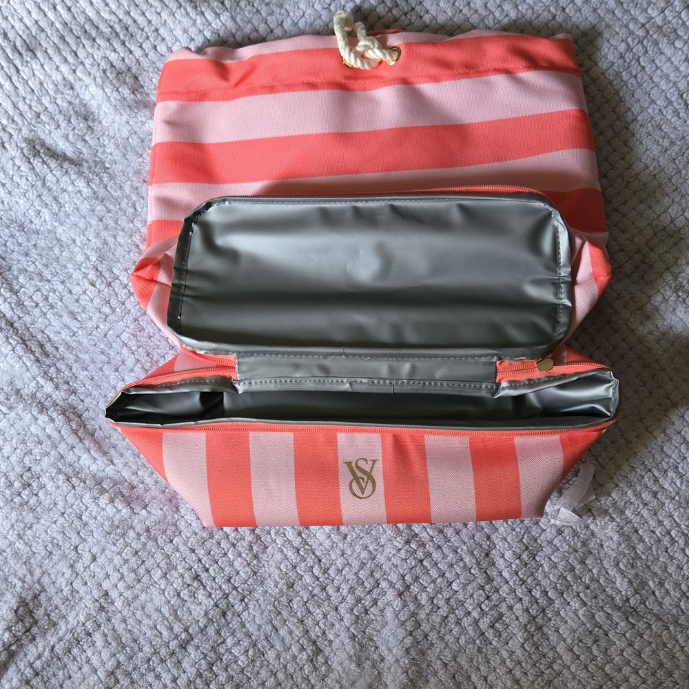 Victoria's Secret Pink Backpack with Drawstring Closure - Picture 4 of 6